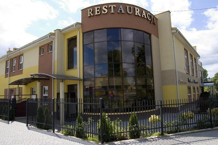 艾玛迪斯酒店 Łomża 外观 照片